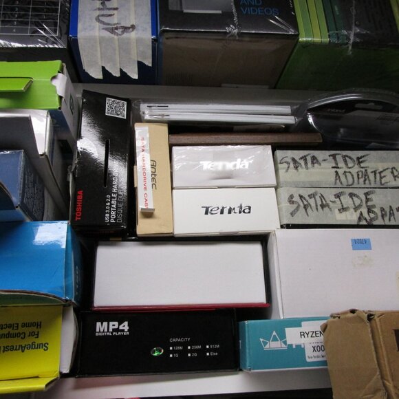 Assorted Box Electronics - Picture 3 of 4